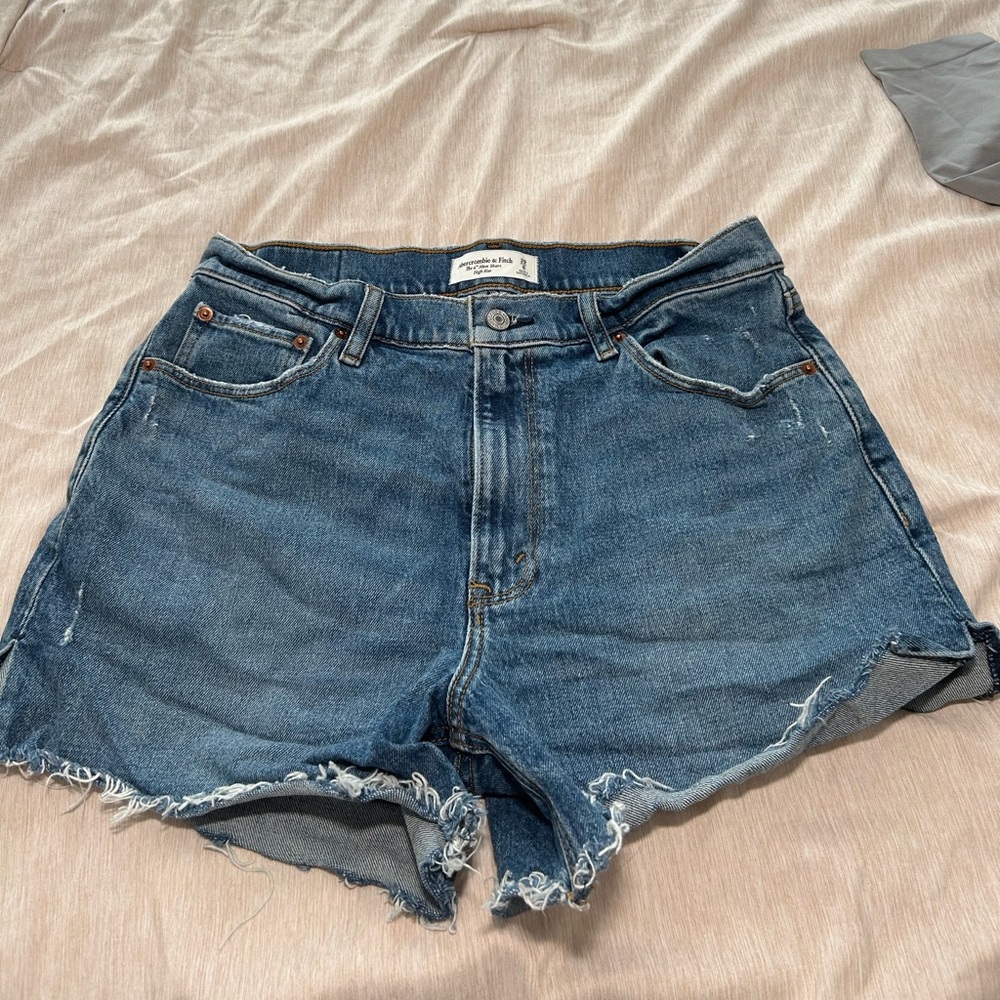 Abercrombie & Fitch Mom Short 4”